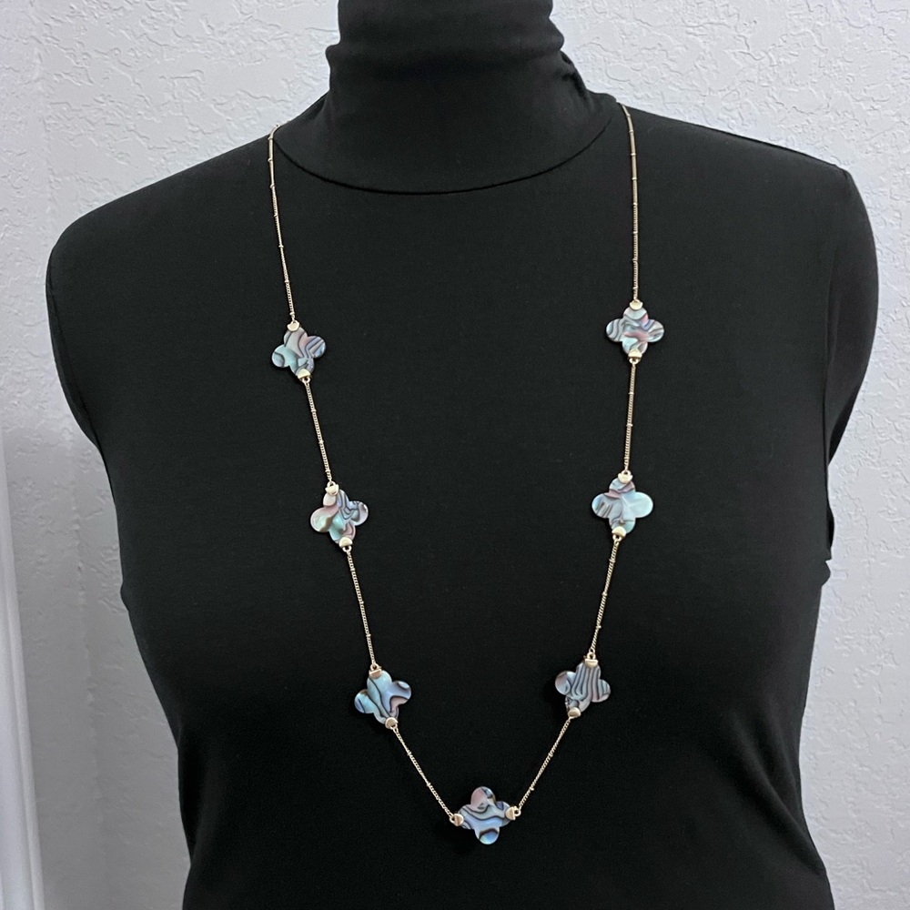 Elegant Gold and Blue Mother of Pearl Floral Necklace